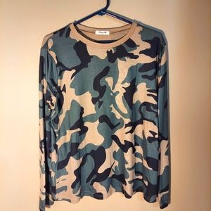 Camo long sleeve T-shirt.